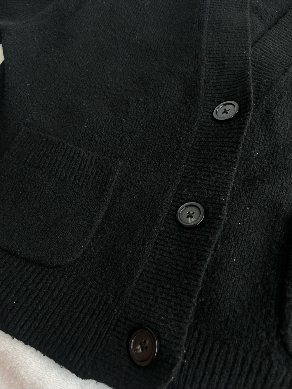 Uniqlo Black V-Neck Button Front Cardigan with Pockets - Picture 3 of 5